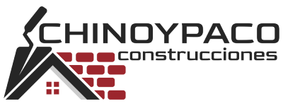 Logotipo de Chino y Paco Construcciones S.L. compuesto por una paleta de albañil sobre un tejado y un muro de ladrillos rojos, con la inscripción Chino y Paco Construcciones