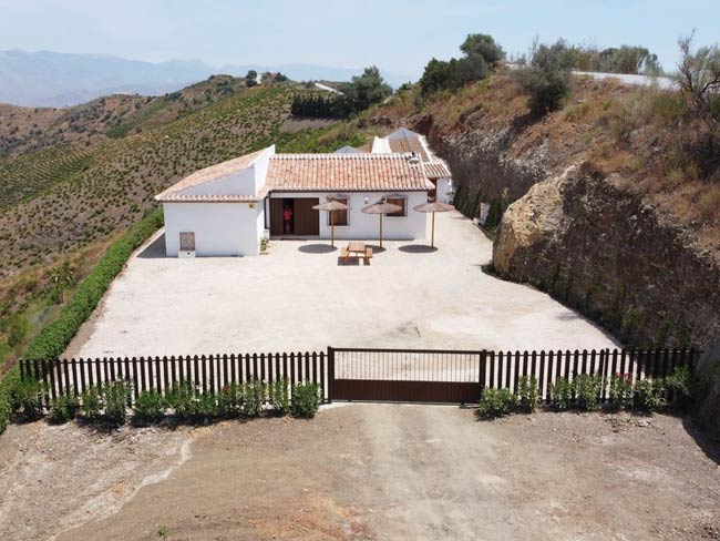 Constructora en Málaga: Vista de construcción de casa rural de obra nueva en Málaga